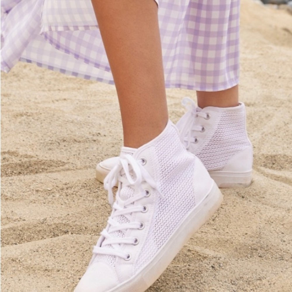 White High Top Sneakers size 8